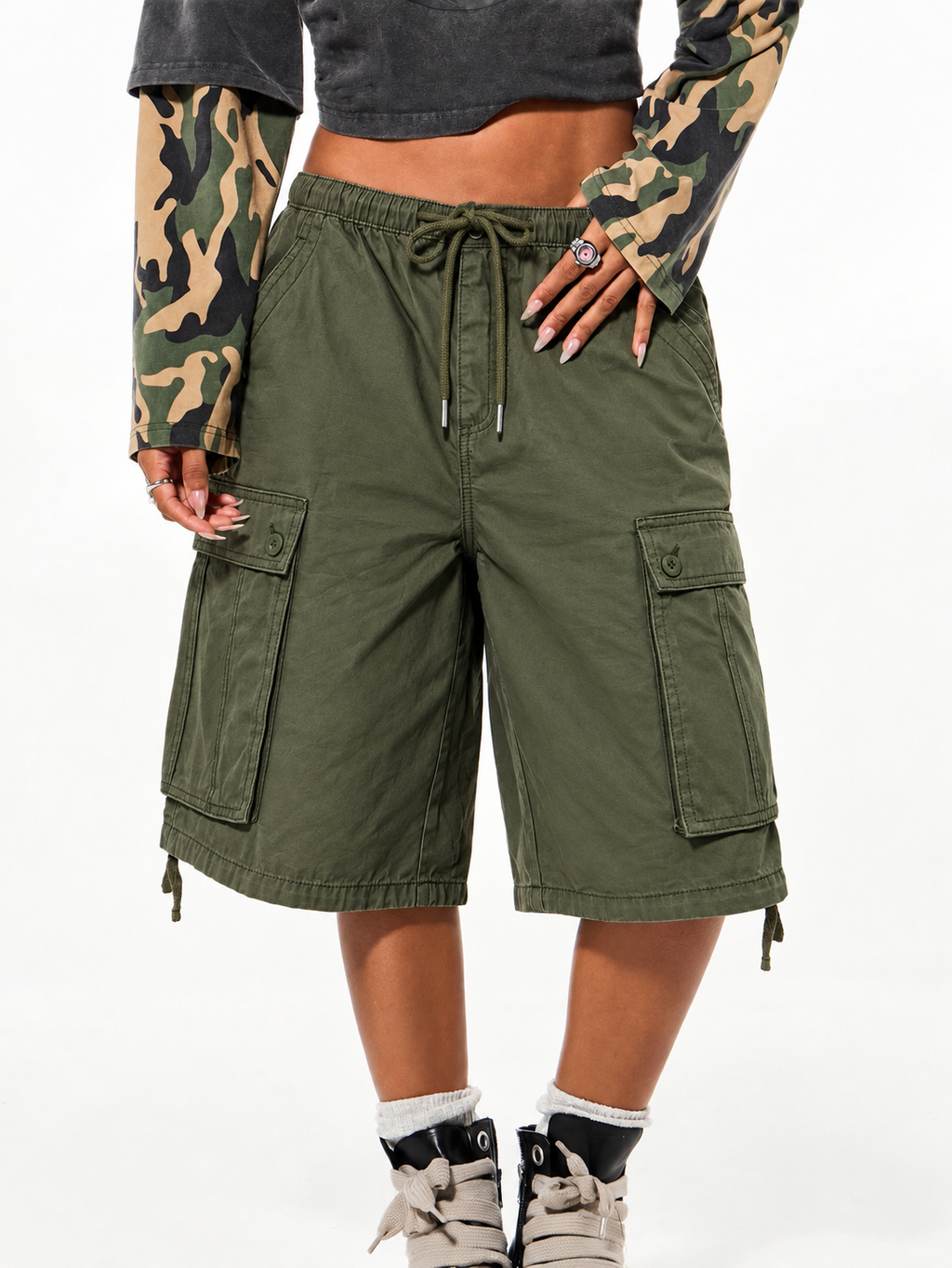 Utility Mode Olive Cargo Bermuda Shorts