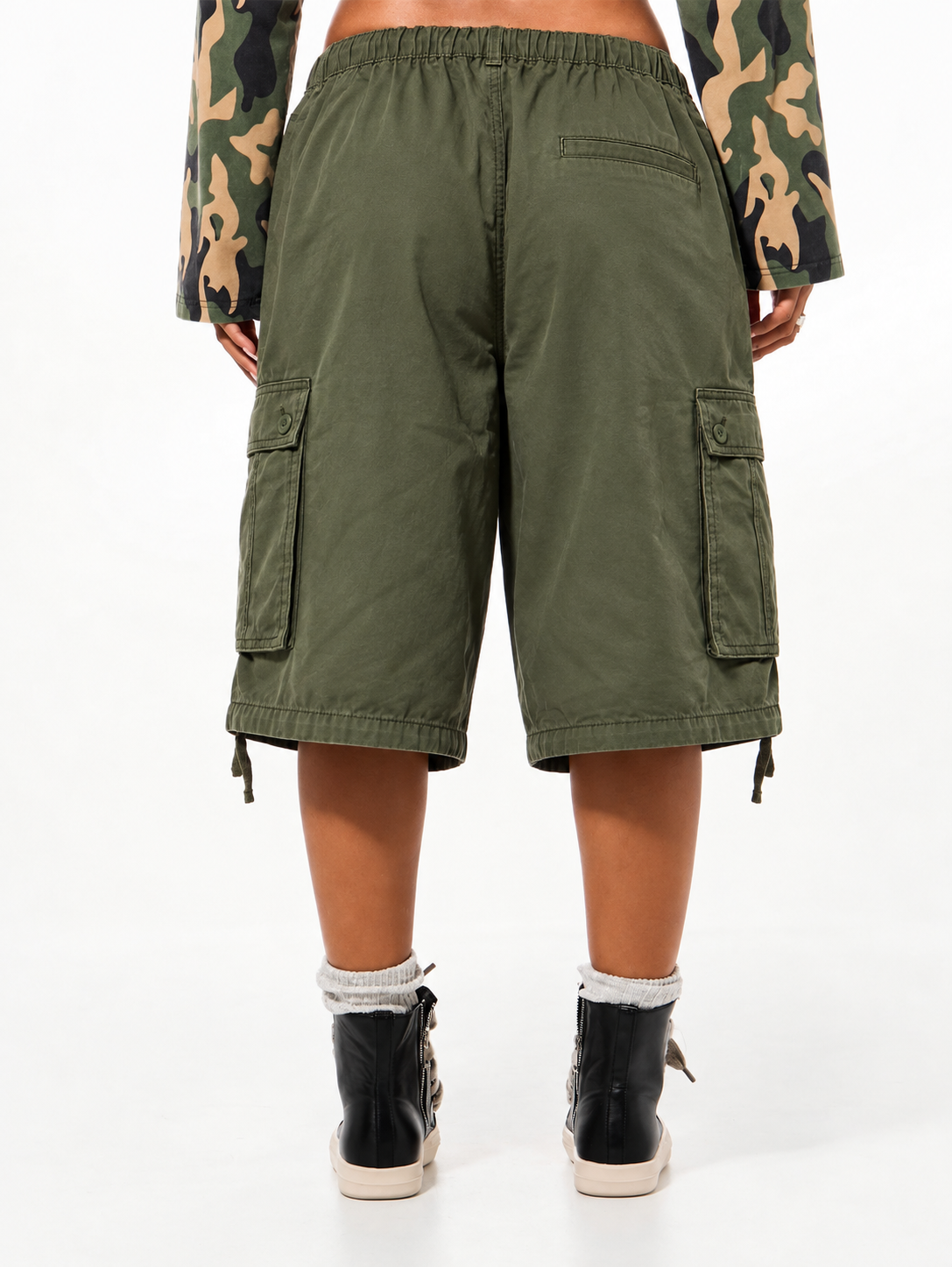 Utility Mode Olive Cargo Bermuda Shorts